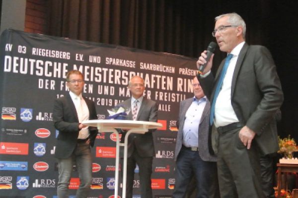 dm-fotos-verein-1-20220124-1053374556D70F8CD7-A997-5989-37D6-EFCAE56FE7C1.jpg