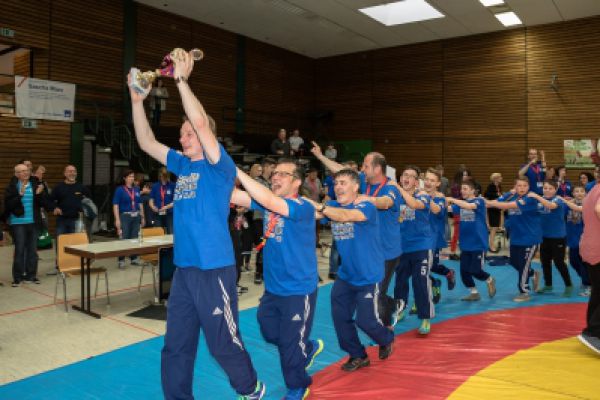 dmm-jugend-2016-207-20220126-1758765682C061812B-E85D-3305-C2EA-2A5DF538C10C.jpg