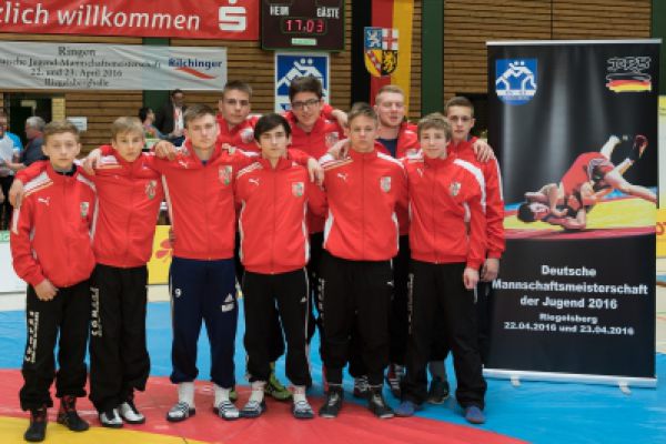 dmm-jugend-2016-38-20220126-148575341103120A07-EA04-05CE-DEA7-70E44815BD65.jpg